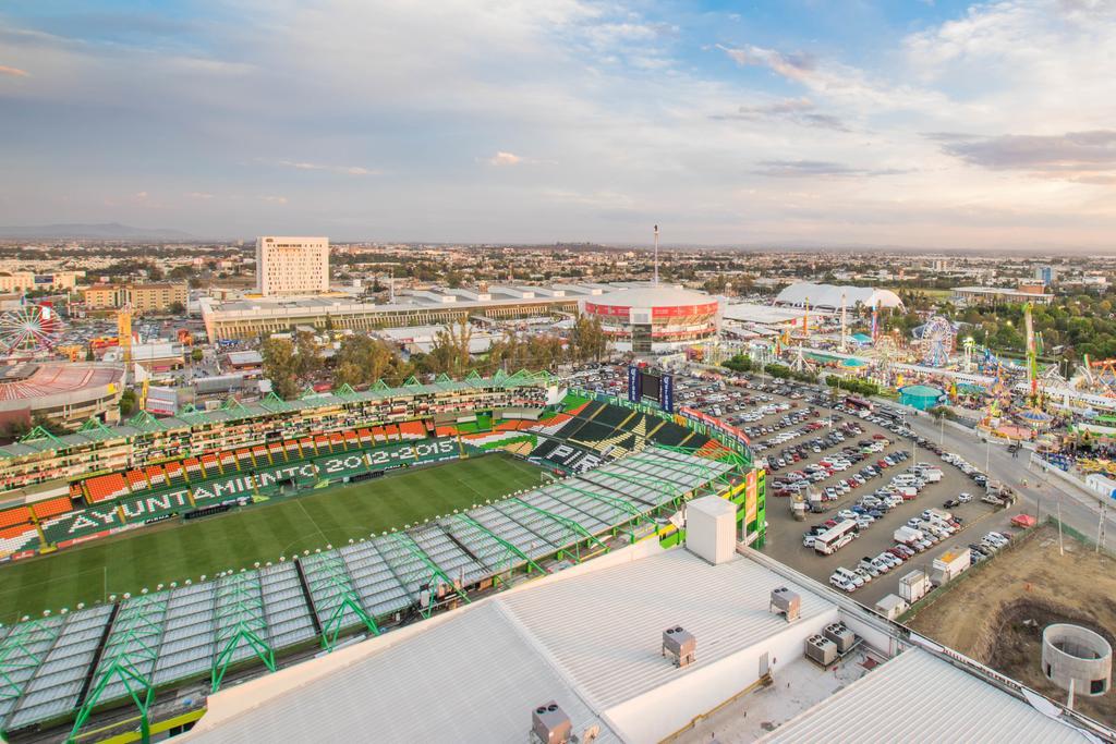 Hotel Stadium León de los Aldamas Extérieur photo Aerial view of the stadium