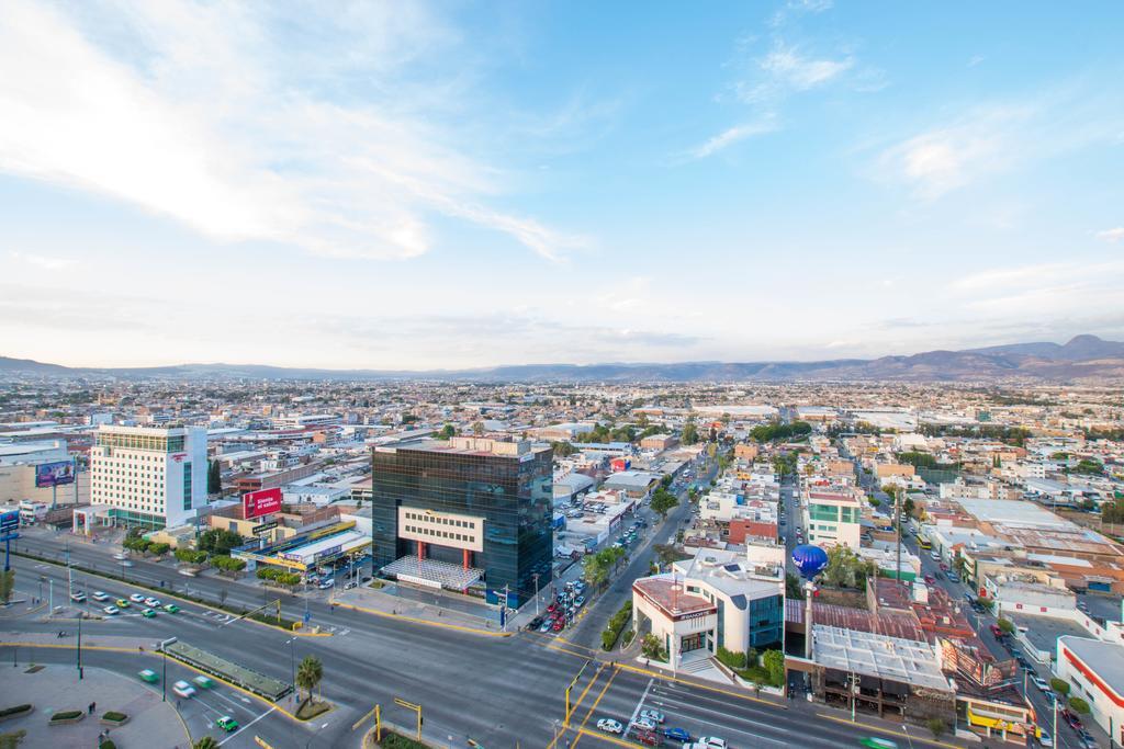 Hotel Stadium León de los Aldamas Extérieur photo View of the city