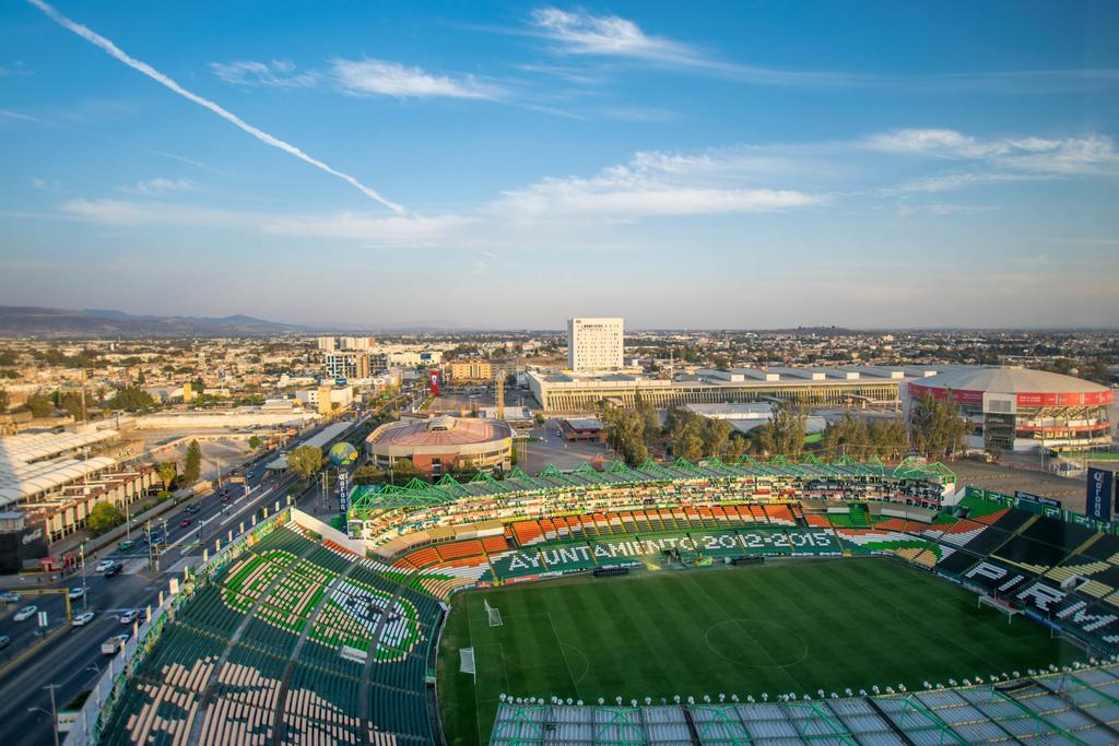 Hotel Stadium León de los Aldamas Extérieur photo Aerial view of the stadium