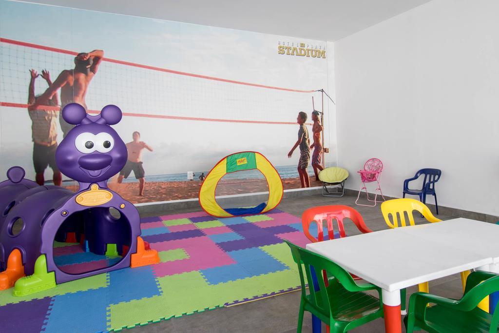 Hotel Stadium León de los Aldamas Extérieur photo Kids Club